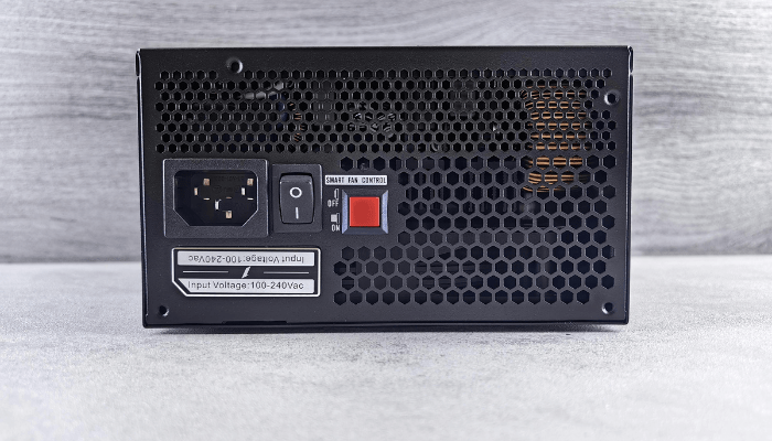 راهنمای انتخاب منبع تغذیه مناسب برای پروژه‌های الکترونیکی